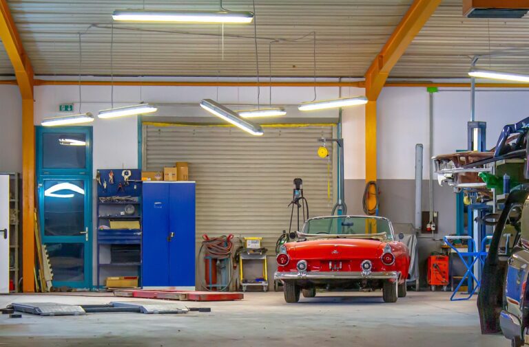 antique car 4804725 1280