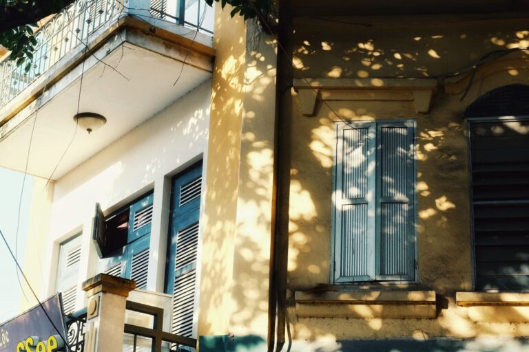 Außenjalousien nachrüsten: Effektiver Hitzeschutz fürs Haus