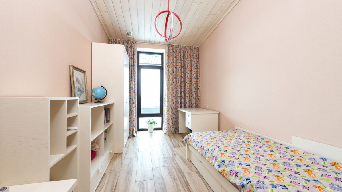 kleines schlafzimmer einrichten platzsparend hero