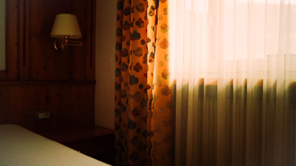 vorhaenge schlafzimmer verdunkelung stoffe hero
