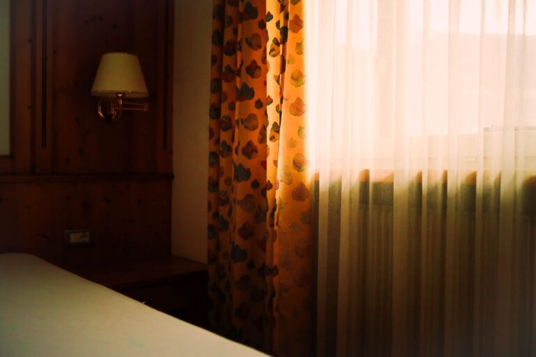 vorhaenge schlafzimmer verdunkelung stoffe hero